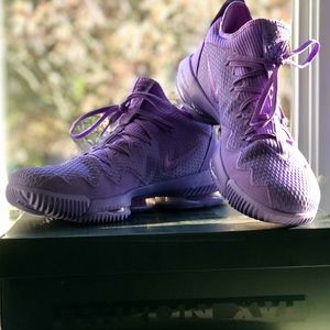 LeBron 16 (XVI) Low/ Atomic Violet/  Size 15